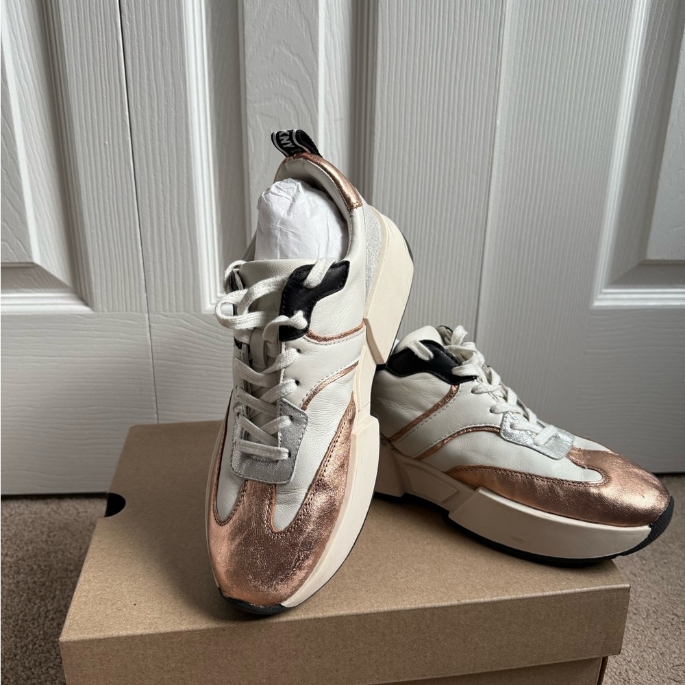 DKNY LEATHER sneakers, 7.5, rose-gold.